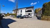 Stellplatz vor dem Haus - Neuwertige Eigentumswohnung mit Balkon in ruhiger Lage von Wermelskirchen-Dabringhausen