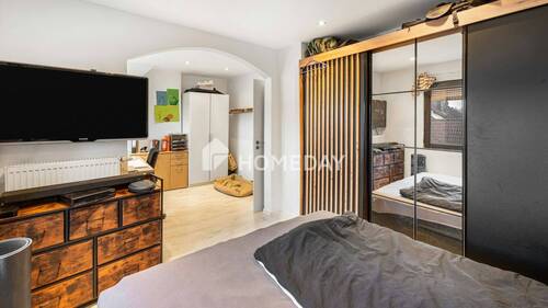 1. OG Schlafzimmer 1 - 