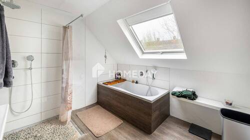 1. OG Badezimmer 1 - 