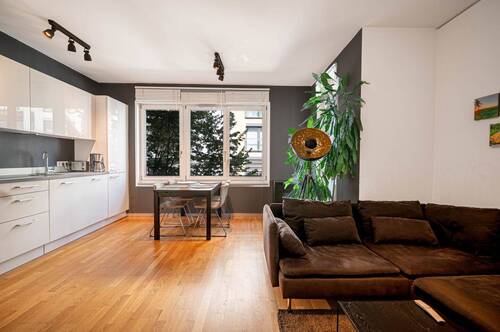 Wohnzimmer mit Küche - Etagenwohnung mit 75,00 m&sup2; in Berlin zum Kaufen