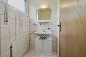 Einliegerwohnung (WC am Schlafzimmer 2,38 m²) - 