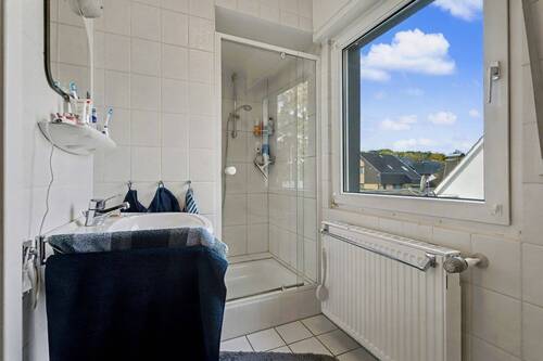 Haupthaus Dachgeschoss (Badezimmer 4,21 m²) - 
