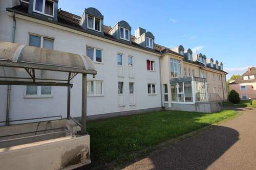 Hausansicht - Trier Kürenz: Apartment mit Singleküche und TG-Stellplatz ab 01.01. frei