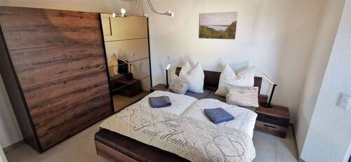 Schlafzimmer mit Doppelbett - 
