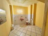 WC der Gewerbefläche - Einfamilienhaus in Wallerfangen zum Kaufen