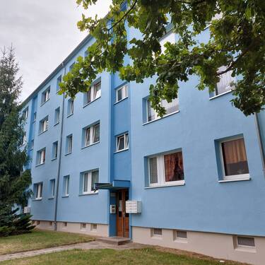 Fröbel 2-6 Eingangsansicht 2023.jpg - Herrlicher Balkonblick: Fröbelstraße 6, 3.OG links