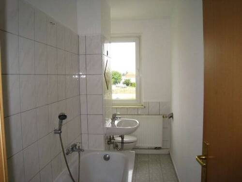 Bad mit Wanne - 