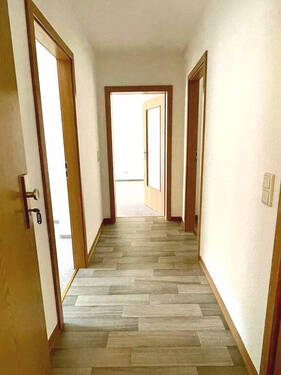 Flur - Beispielfoto aus der Wohnung darunter - 3 Zimmer Etagenwohnung in Meißen