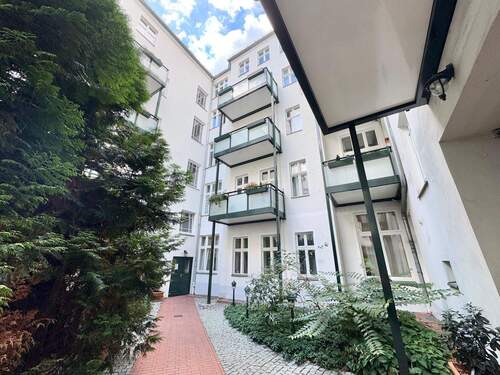 Innenhof Blick zur Wohnung - 