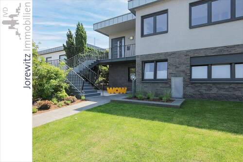 002 - Eingangsansicht - 7 Zimmer Bungalow zur Miete in Bielefeld