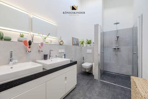 Helles Tageslichtbad 1 - 