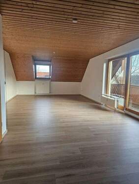 Das große Wohnzimmer - Gepflegte 2,5-Zimmer-Wohnung in Dörfleins bei Bamberg