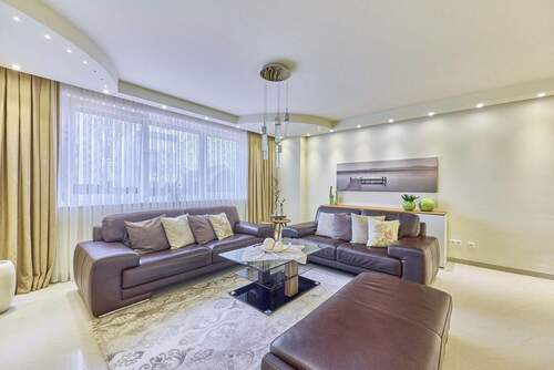 Wohnzimmer EG - 5 Zimmer Reihenmittelhaus zum Kaufen in Ludwigshafen