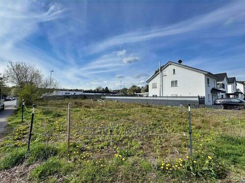 Vorderansicht I - 'Verwirklichen Sie Ihren Traum'