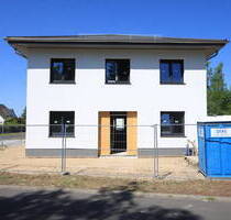 Neubau in Toplage: Exklusives Einfamilienhaus mit bester Ausstattung in Berlin sowie Bahnhofsnähe - Falkensee