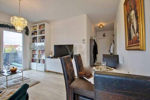 Essbereich mit Blick zum Flur - 