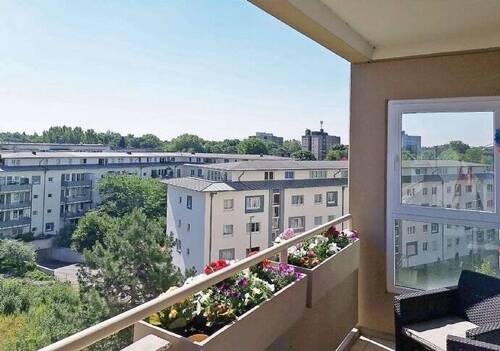 Ausblick Balkon - Etagenwohnung mit 75,00 m&sup2; in Köln zum Kaufen