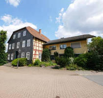 Doppelte Investition: Mehrfamilienhaus mit Gewerbe + Einfamilienhaus - Willebadessen / Aldorpsen
