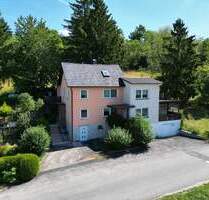 Gefühlte Alleinlage am Stadtrand von Coburg mit ca. 180 m² Wohnfläche auf 3.358 m² großem Grund!