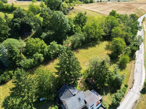 Wohnhaus mit weiterem Bauplatz - 8 Zimmer Mehrfamilienhaus, Wohnhaus zum Kaufen in Coburg
