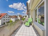 Balkon 2 mit Markise für heiße Tage - 4 Zimmer Etagenwohnung in Saarbrücken