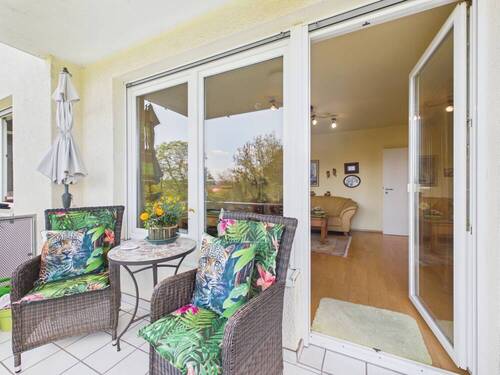 Balkon 1 und Wohnen - 