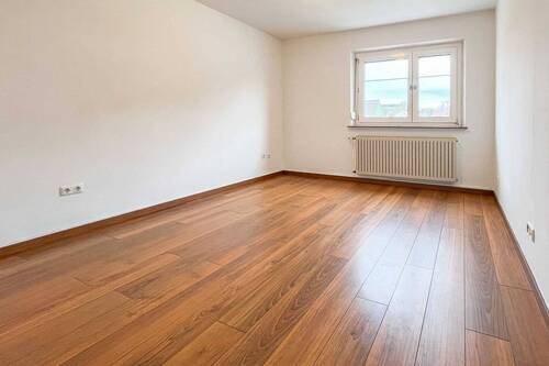 Wohnzimmer - 2 Zimmer Etagenwohnung in Augsburg