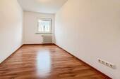 Schlafzimmer - Etagenwohnung mit 51,10 m&sup2; in Augsburg zum Kaufen