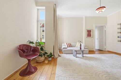 Wohnzimmer - Wohnen im Prenzlauer Berg: Helle 2-Zimmer-Altbauwohnung nahe Kollwitzplatz