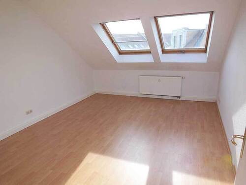 Zimmer 1 - Leutzsch...Traumhafte Dachgeschoss-Wohnung mit Flair!
