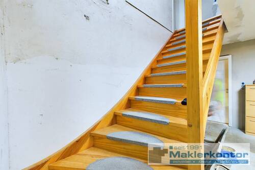 Treppe zum DG - 