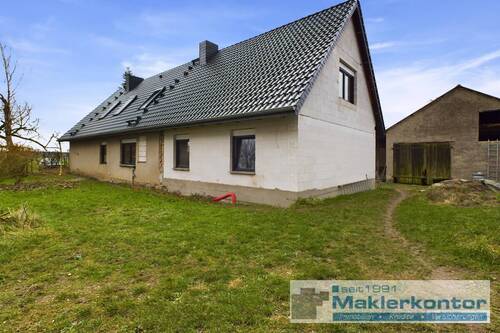 Seitenansicht vorne - 6 Zimmer Einfamilienhaus zum Kaufen in Stavenhagen