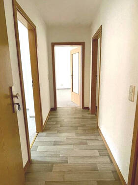 Flur - Beispielfoto Nachbarhaus - 3 Zimmer Etagenwohnung in Meißen