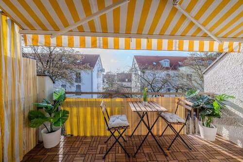 Sonniger Balkon - 2 Zimmer Etagenwohnung in Poing