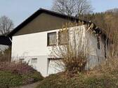 Hausansicht - nettes Einfamilienhaus mit Garten - Wohnen auf einer Ebene