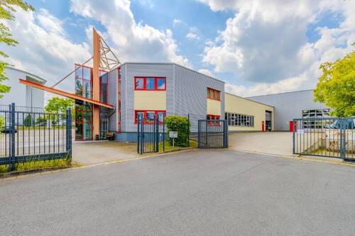 Zufahrt - Halle zum Kaufen in Dresden