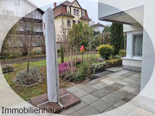 Terrasse mit Garten.jpg - 