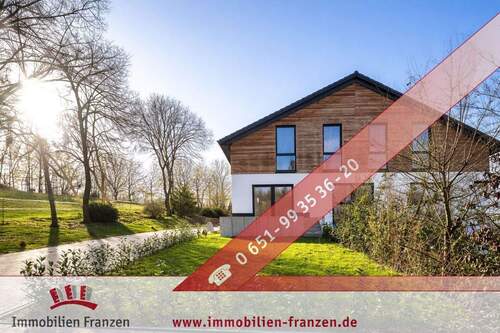 Titelbild - Hochwertig kernsanierte, energieeffiziente Traumwohnung mit zwei Bädern, großer Garten & Terrasse