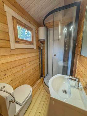 Duschbad - 1 Zimmer Einfamilienhaus in Döttesfeld