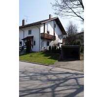 Sonniges Reiheneckhaus mit Garten und Garage - Bogen