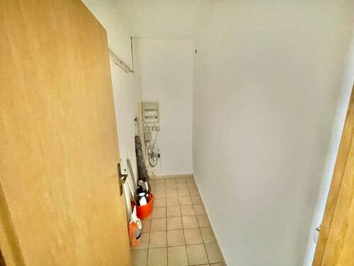 EG Wohnung Seite Abstellraum - 
