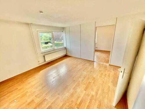 OG Wohnung Seite Zimmer - 