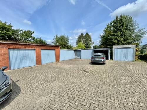 Garagenhof - Mehrfamilienhaus, Wohnhaus mit 397,00 m² in Meddewade zum Kaufen