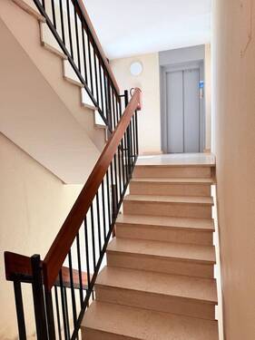 TREPPENHAUS - 