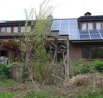 Hückelhoven-Doveren: Mehrgenerationenhaus auf großem Grundstück mit zwei Wohnungen