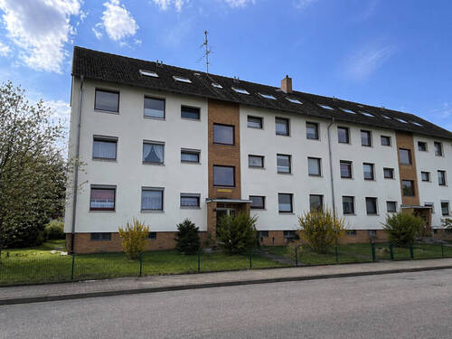 Außenansicht - Helle 3-Zimmer-Wohnung mit Balkon und Garage in ruhiger Lage