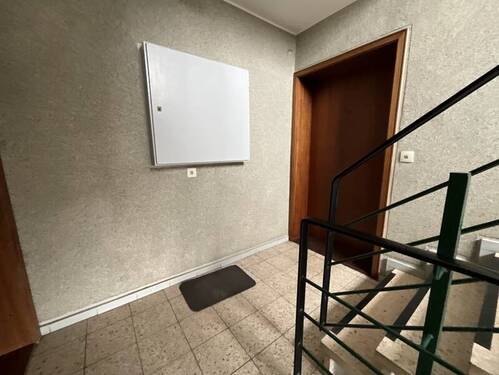 Treppenhaus - Etagenwohnung mit 70,00 m&sup2; in Braunschweig / Broitzem zum Kaufen