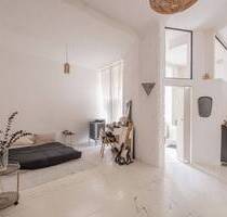 Authentisches Wohnatelier mit einer Gesamtfläche von ca. 112 m² zum Leben und Arbeiten im Donaukiez - Berlin-Neukölln