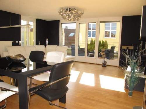 Wohnzimmer - 4 Zimmer Etagenwohnung in Albstadt