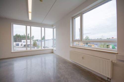 Lichtdurchflutete Arbeitsräume - Halle in Neumarkt in der Oberpfalz zur Miete